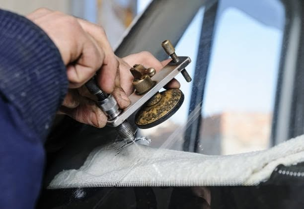Expert Glass auto glass photo – Windshield chip repair