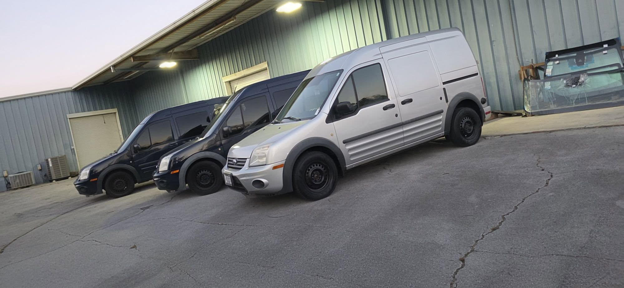 Expert Glass auto glass photo – Expert Glass service vans
